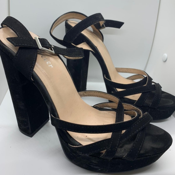 Heels - Picture 4 of 5